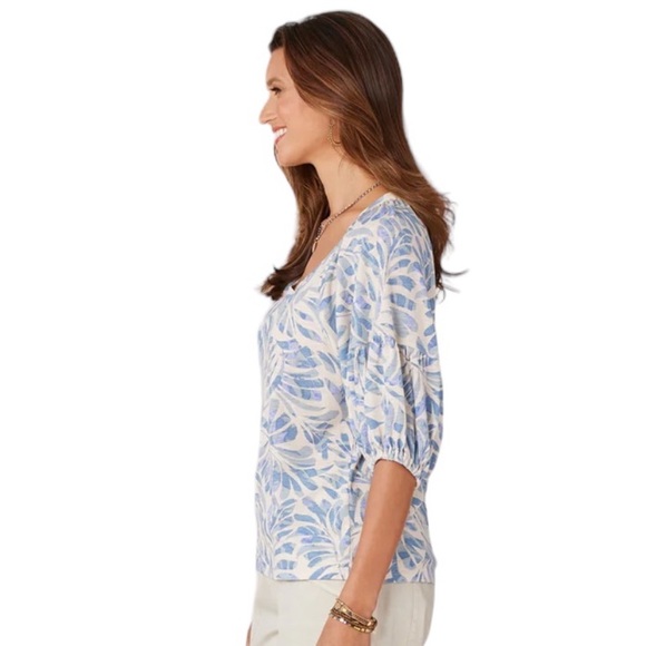 Democracy Airy Blue Elbow Blouson Sleeve Scoop Neck Leaf Print Knit Top - Picture 2 of 12